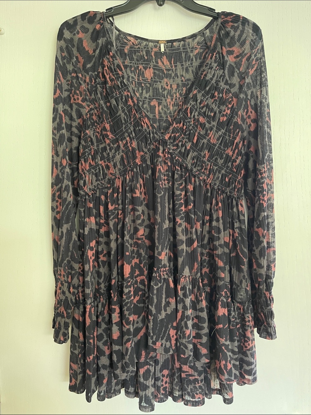 Women Free People Black Tunic with Dusty Rose Abstract Print Long Sleeve Flowy S